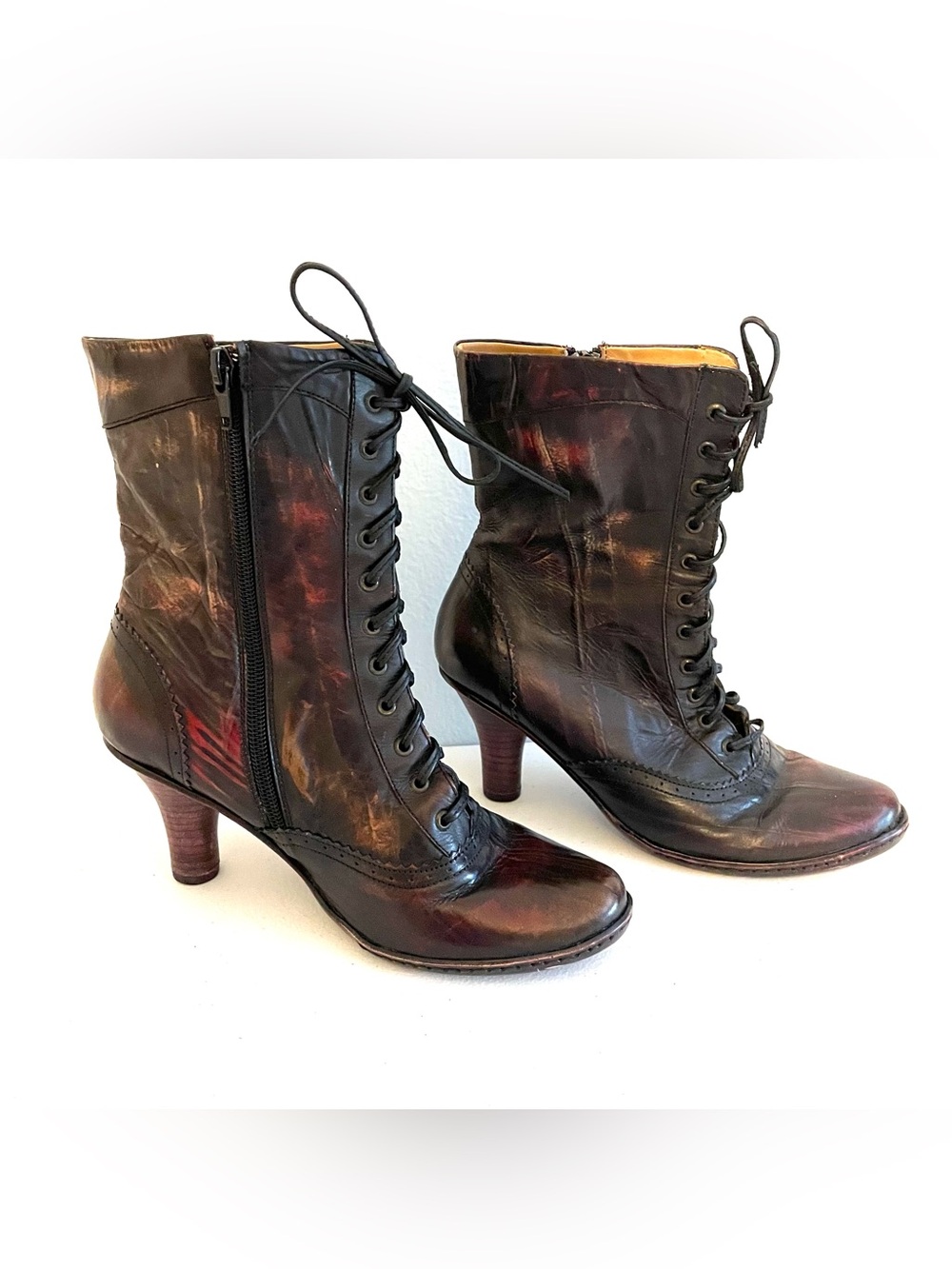 Bolo by born Lace up brown and red rub boots heel size 6 whimsigoth Victorian
